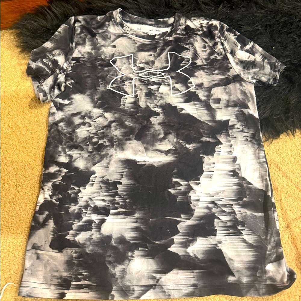 YXL - Under Armour TShirt